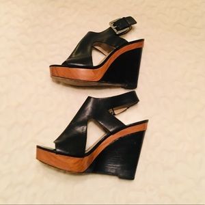 ☀️Michael Kors Wedge heel size 7M
